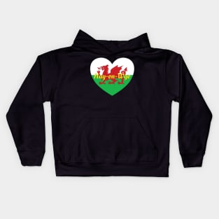 Hay-on-Wye Wales UK Wales Flag Heart Kids Hoodie